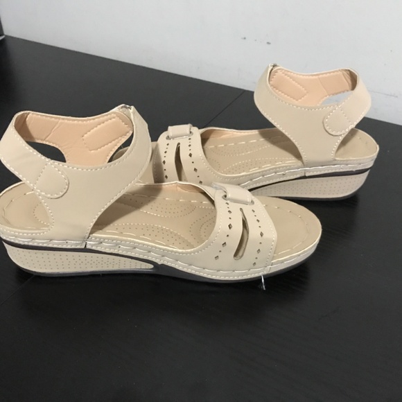 Sandals - Picture 4 of 7